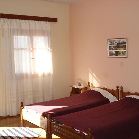 Zephyros Hotel Vitina Buitenkant foto