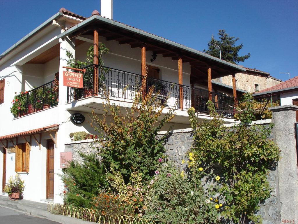 Zephyros Hotel Vitina Buitenkant foto