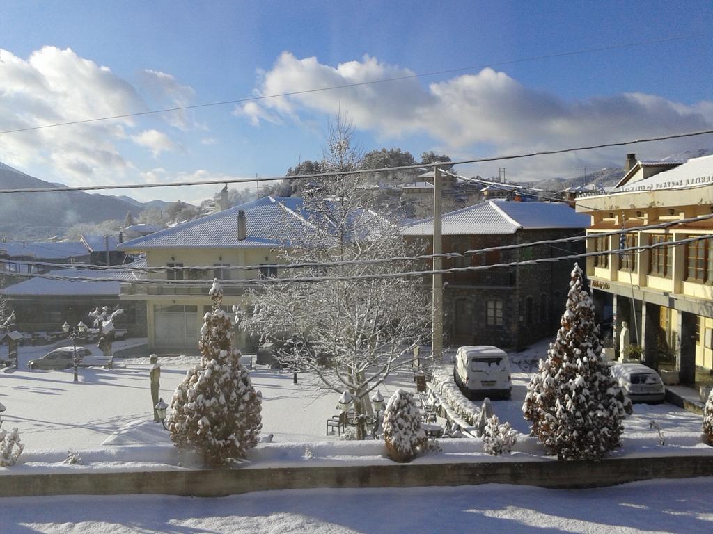 Zephyros Hotel Vitina Buitenkant foto