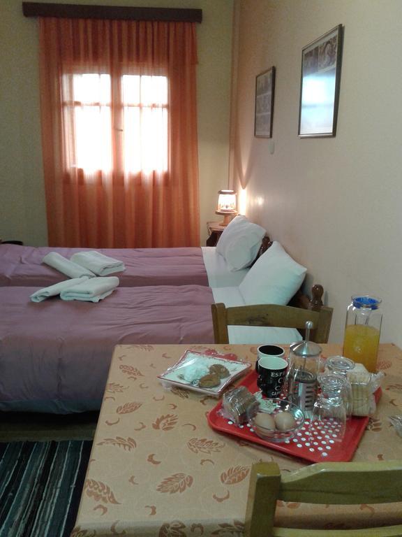 Zephyros Hotel Vitina Buitenkant foto