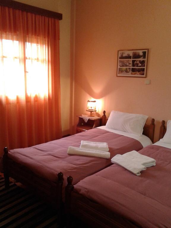 Zephyros Hotel Vitina Buitenkant foto