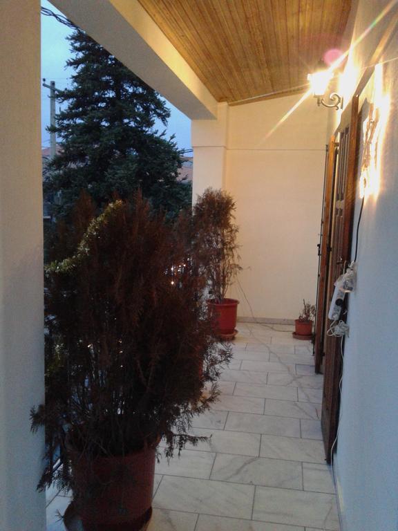 Zephyros Hotel Vitina Buitenkant foto
