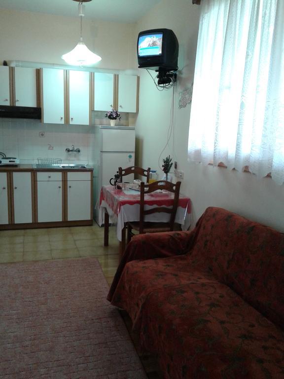 Zephyros Hotel Vitina Buitenkant foto