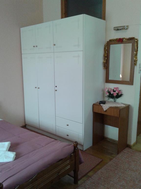 Zephyros Hotel Vitina Buitenkant foto