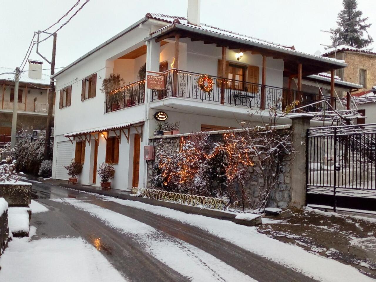 Zephyros Hotel Vitina Buitenkant foto